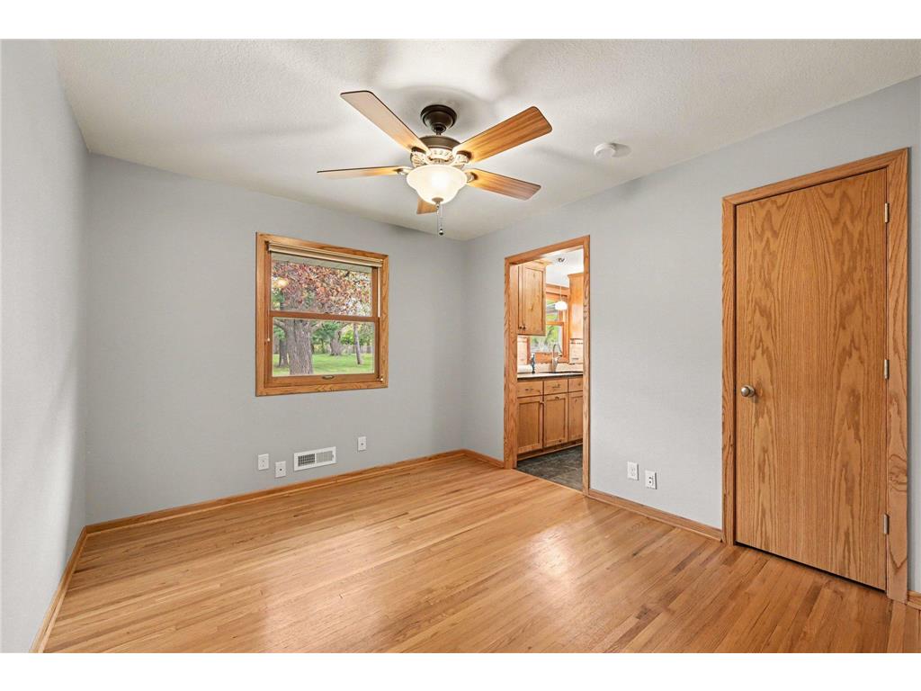 2115 W 105th Street Bloomington MN 55431 7066160 image6