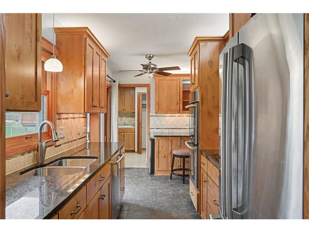 2115 W 105th Street Bloomington MN 55431 7066160 image9