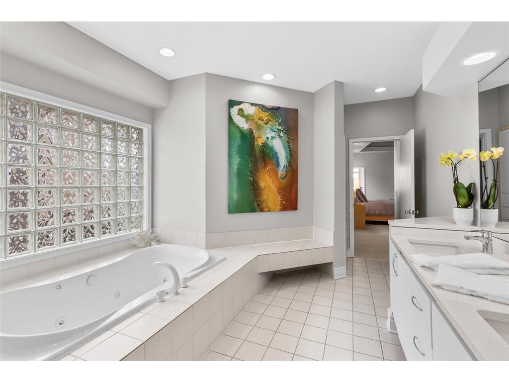 21150 Excelsior Boulevard Excelsior MN 55331 - Lake Minnetonka 6822210 image18