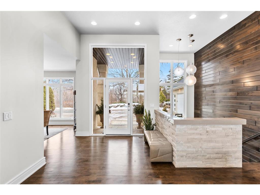 21150 Excelsior Boulevard Excelsior MN 55331 - Lake Minnetonka 6822210 image2