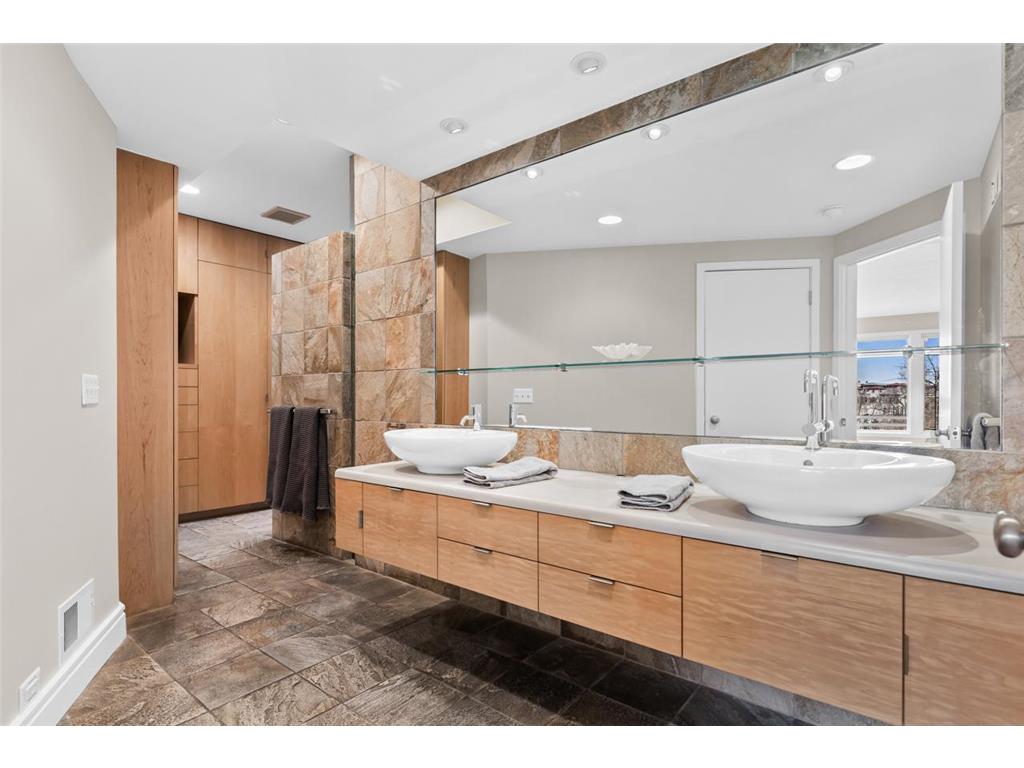 21150 Excelsior Boulevard Excelsior MN 55331 - Lake Minnetonka 6822210 image26