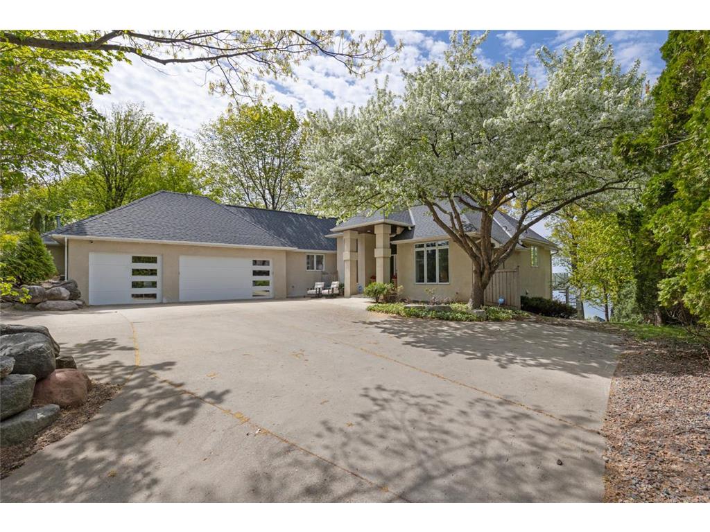 21150 Excelsior Boulevard Excelsior MN 55331 - Lake Minnetonka 7066955 image1