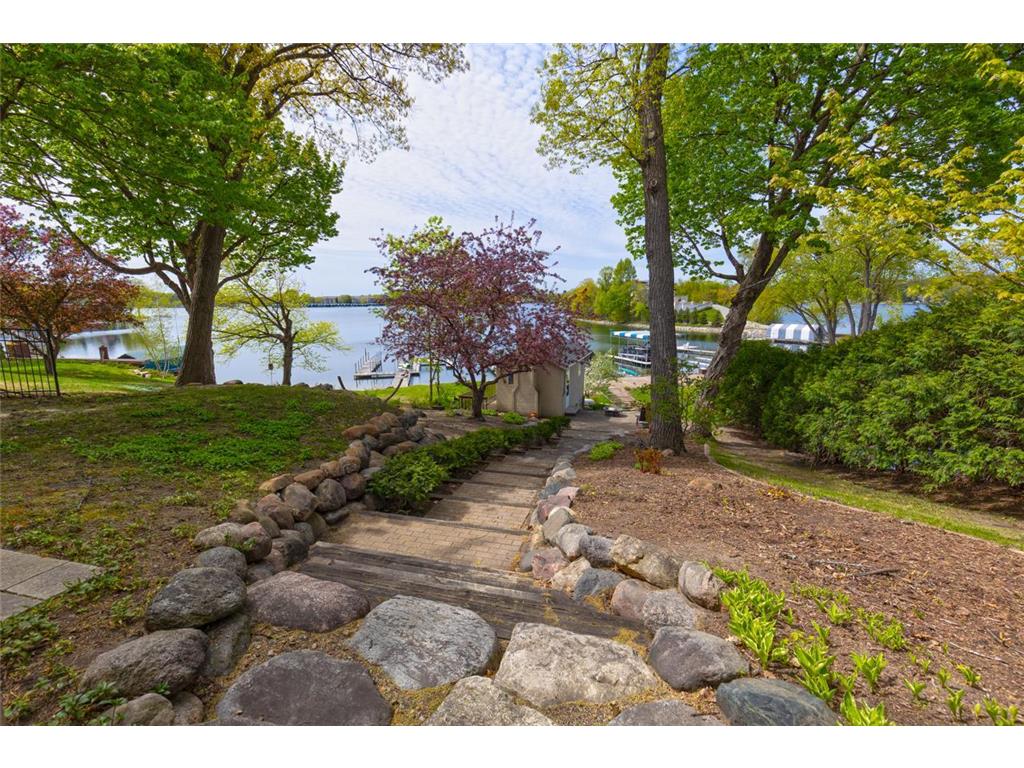 21150 Excelsior Boulevard Excelsior MN 55331 - Lake Minnetonka 7066955 image2