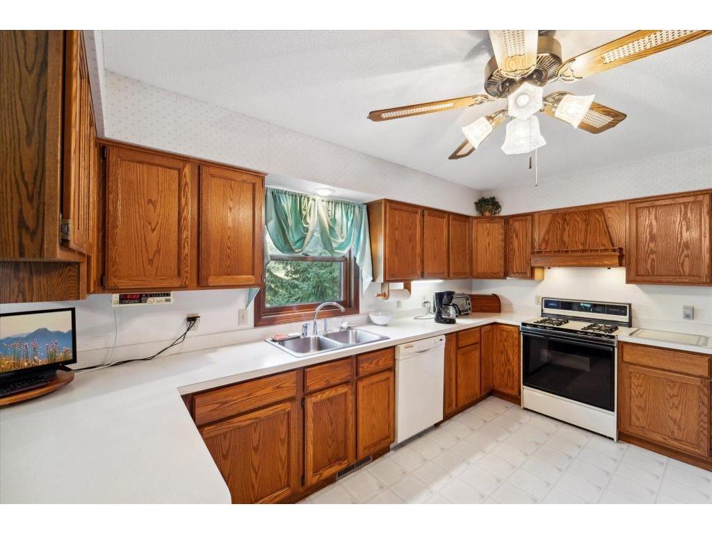 21156 Vernon Avenue Credit River MN 55372 7049669 image16
