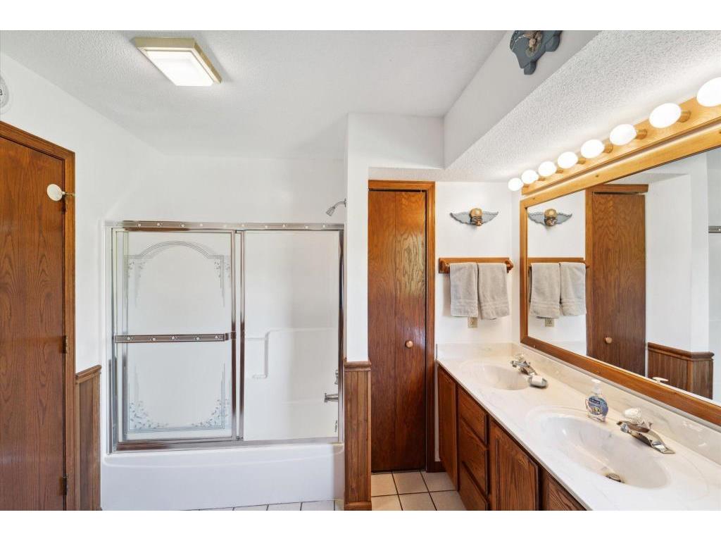 21156 Vernon Avenue Credit River MN 55372 7049669 image18