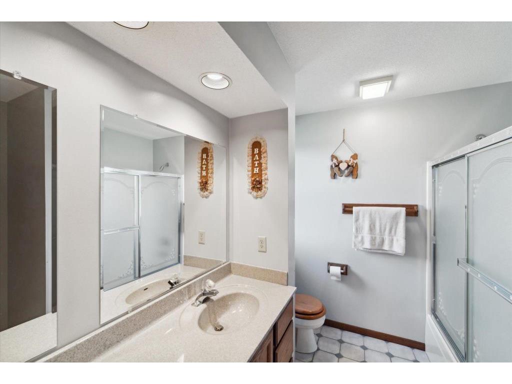 21156 Vernon Avenue Credit River MN 55372 7049669 image23