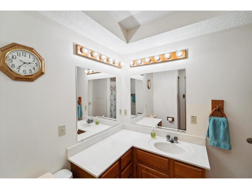21156 Vernon Avenue Credit River MN 55372 7049669 image27