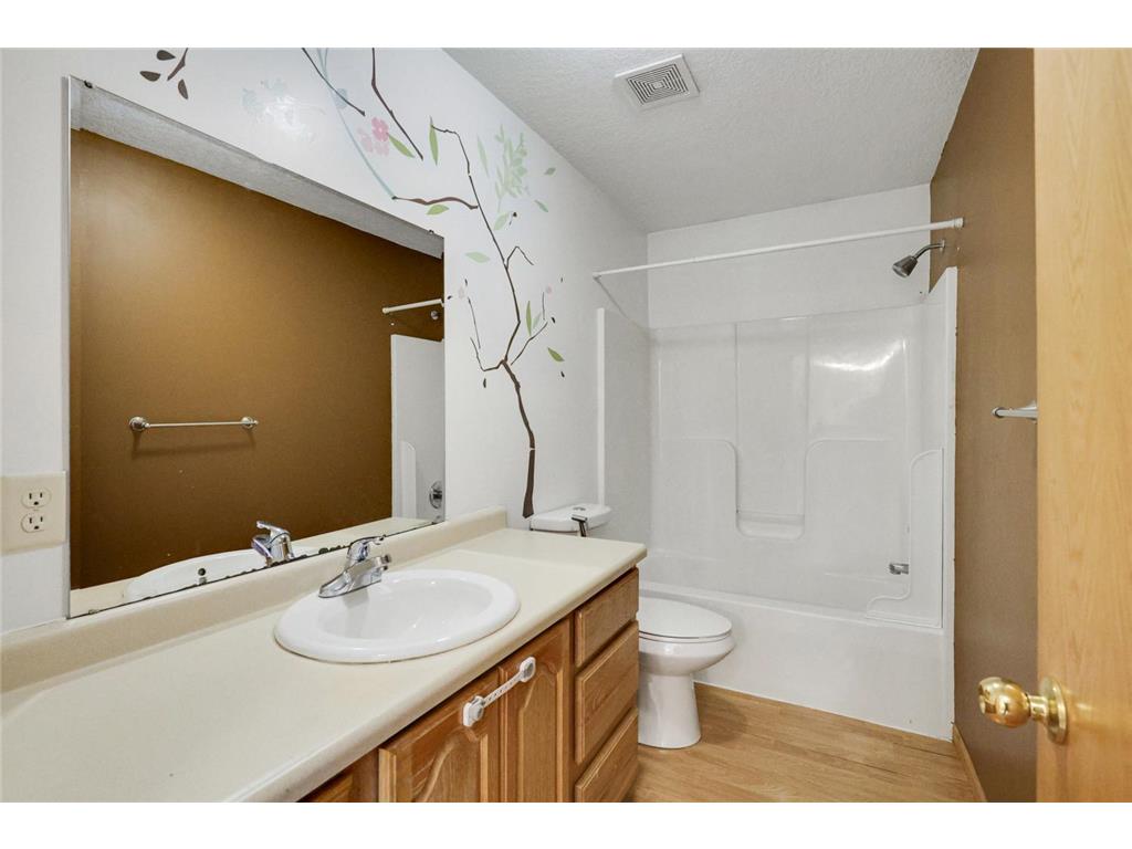 2116 2nd Avenue N Minneapolis MN 55405 7103687 image14