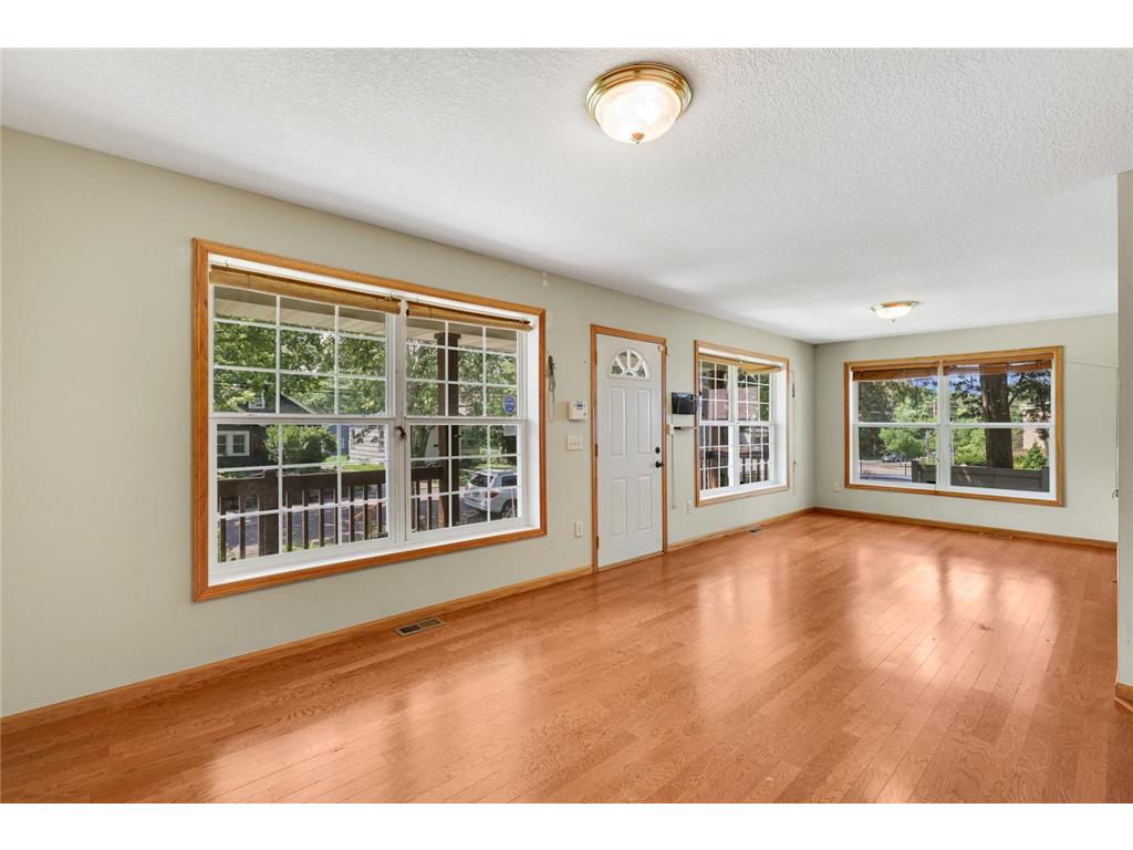 2116 2nd Avenue N Minneapolis MN 55405 7103687 image3