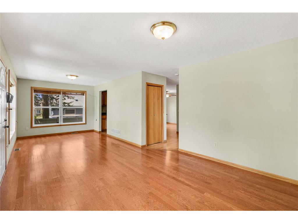 2116 2nd Avenue N Minneapolis MN 55405 7103687 image4