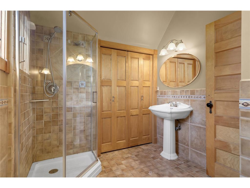 2116 Lincoln Avenue Saint Paul MN 55105 7076669 image36