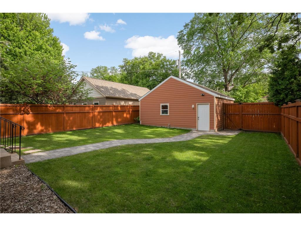 2116 Lincoln Avenue Saint Paul MN 55105 7076669 image45