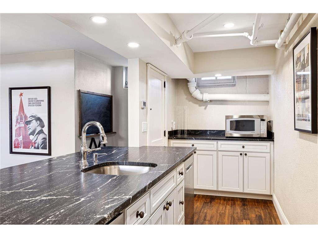 2116 W Lake Of The Isles Parkway Minneapolis MN 55405 7021018 image69