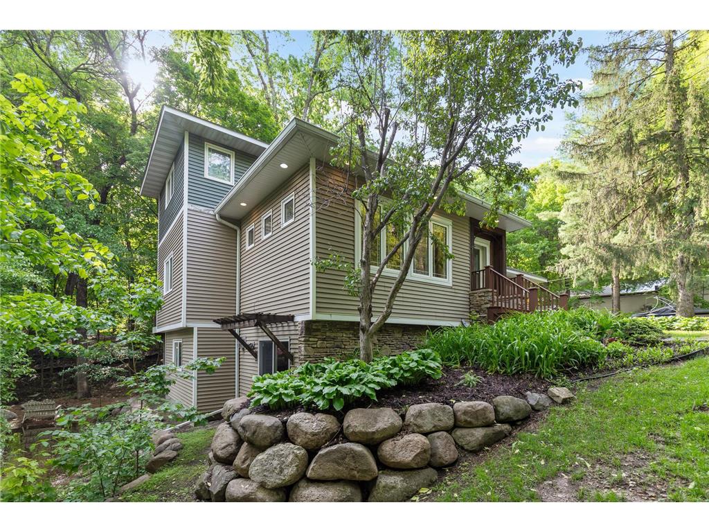 21165 Minnetonka Boulevard, Shorewood, MN, 55331 | MLS: 6612634 | Edina ...