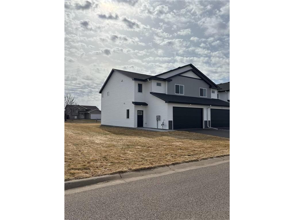 2117 Cleveland Way S Cambridge MN 55008 7043966 image1