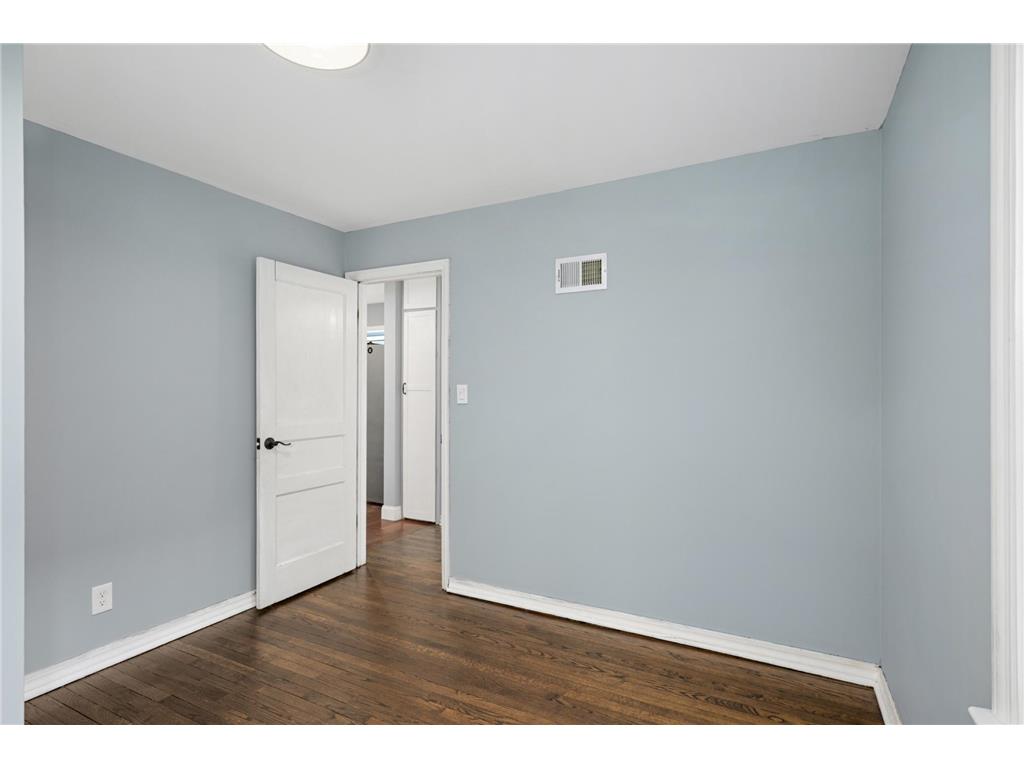 2119 2nd Avenue N Minneapolis MN 55405 7077722 image14