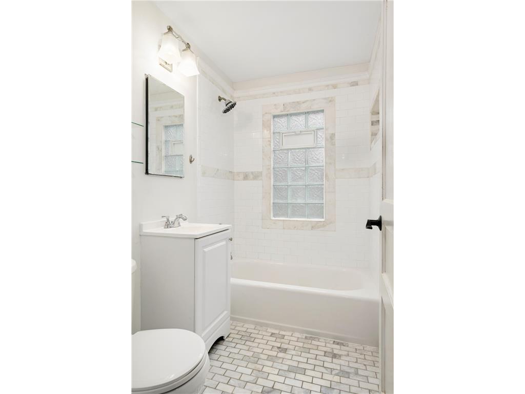 2119 2nd Avenue N Minneapolis MN 55405 7077722 image16