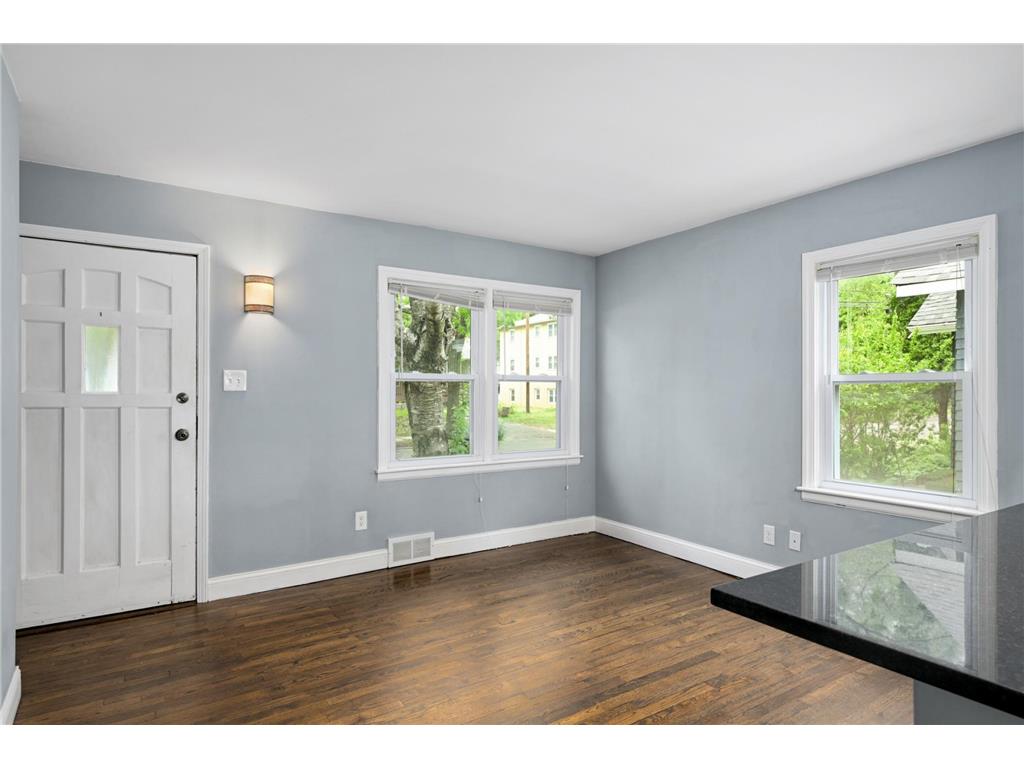 2119 2nd Avenue N Minneapolis MN 55405 7077722 image3