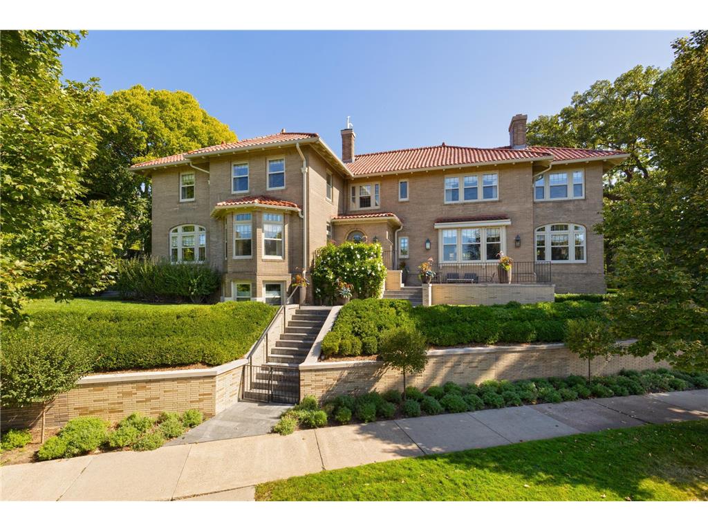 2119 E Lake Of The Isles Parkway Minneapolis MN 55405 - Lake of the Isles 7050207 image1