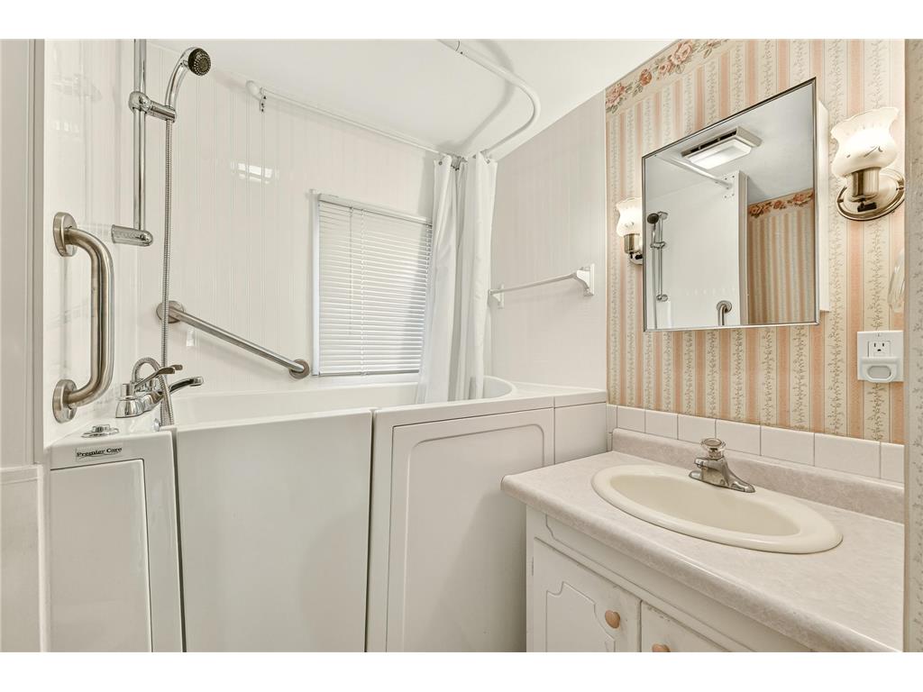 212 10 1/2 Street SE Rochester MN 55904 7081494 image16