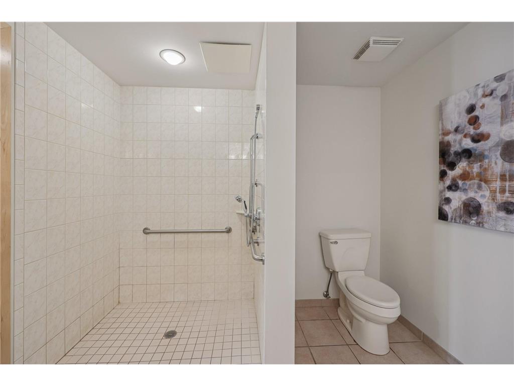 212 1st Street N #202 Minneapolis MN 55401 6813729 image27