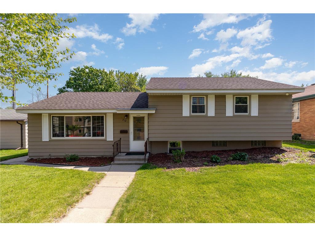 212 5th Avenue W Shakopee MN 55379 6539336 image1