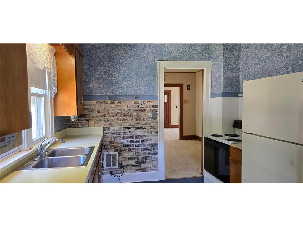 212 E 5th Street Albert Lea MN 56007 7085600 image4