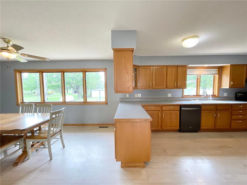212 Eastern Avenue S Comfrey MN 56019 7089495 image17