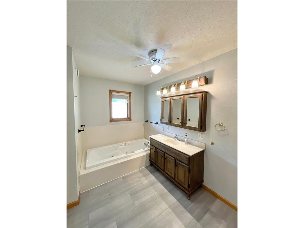 212 Eastern Avenue S Comfrey MN 56019 7089495 image23