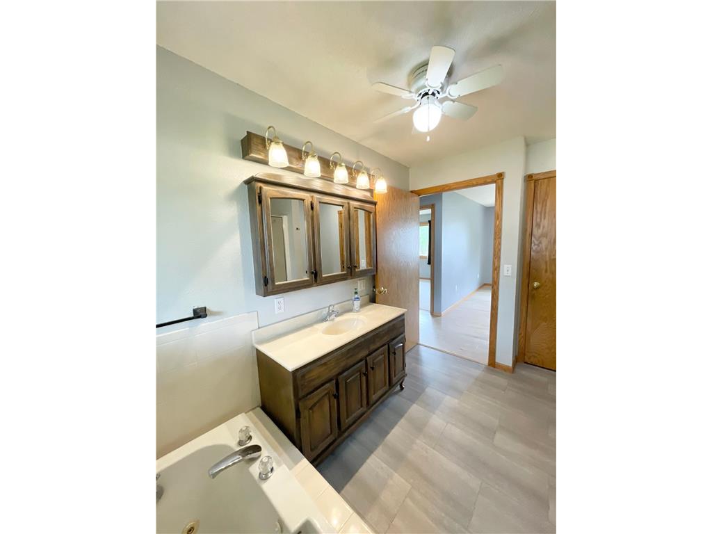 212 Eastern Avenue S Comfrey MN 56019 7089495 image26