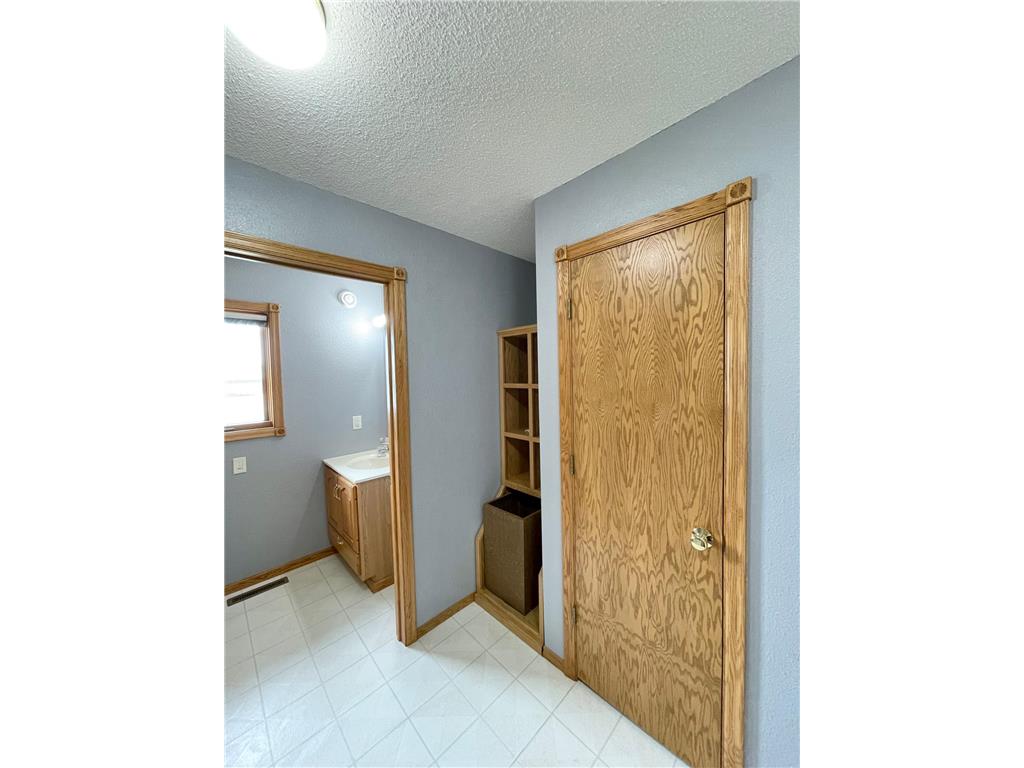 212 Eastern Avenue S Comfrey MN 56019 7089495 image40