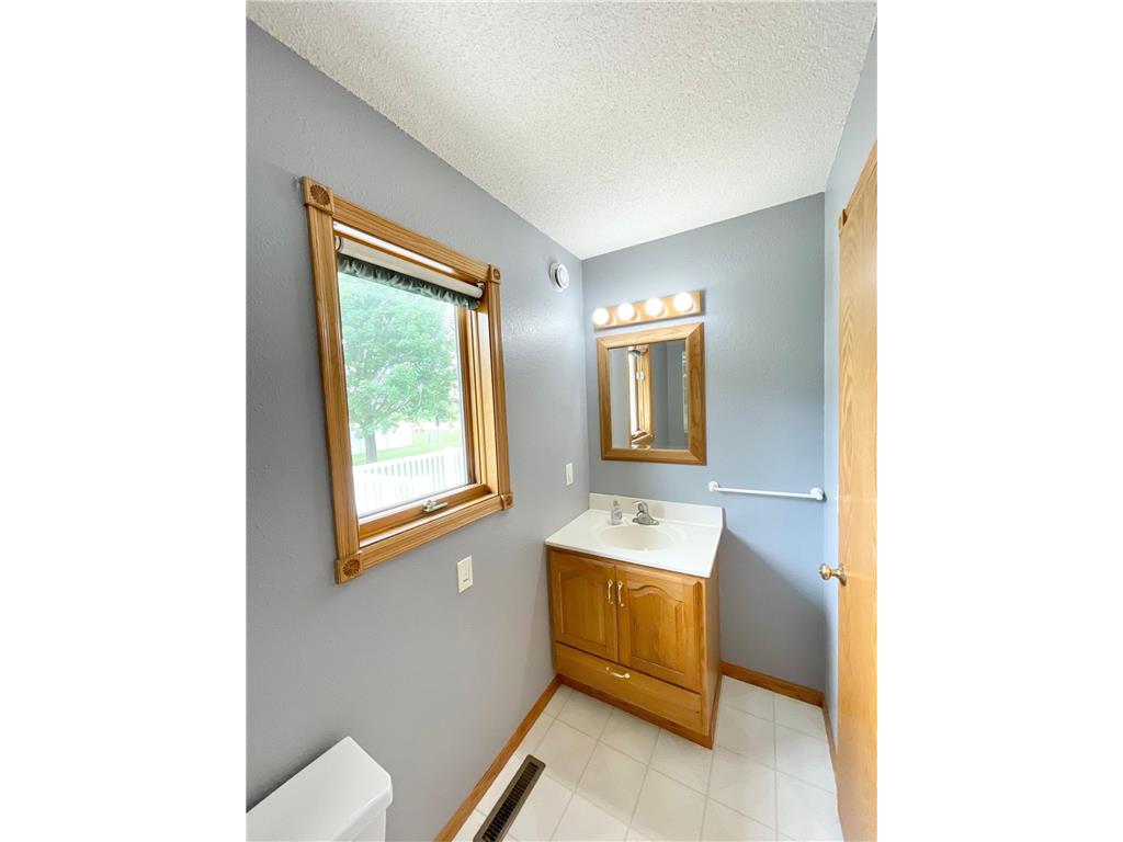 212 Eastern Avenue S Comfrey MN 56019 7089495 image44