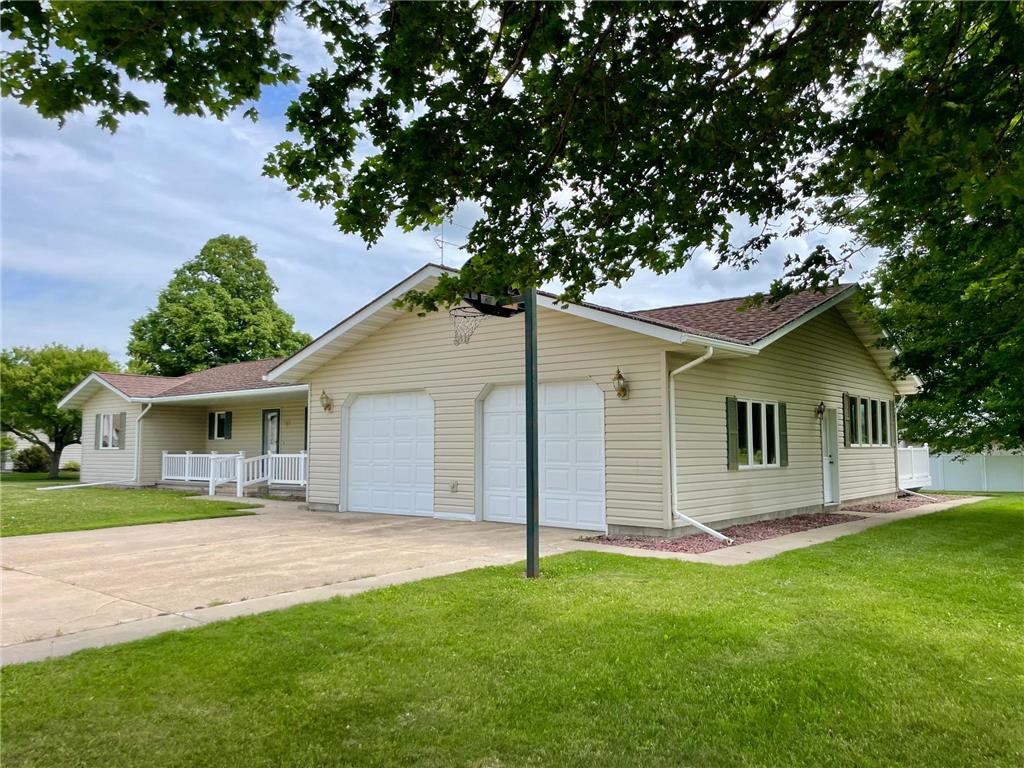 212 Eastern Avenue S Comfrey MN 56019 7089495 image70