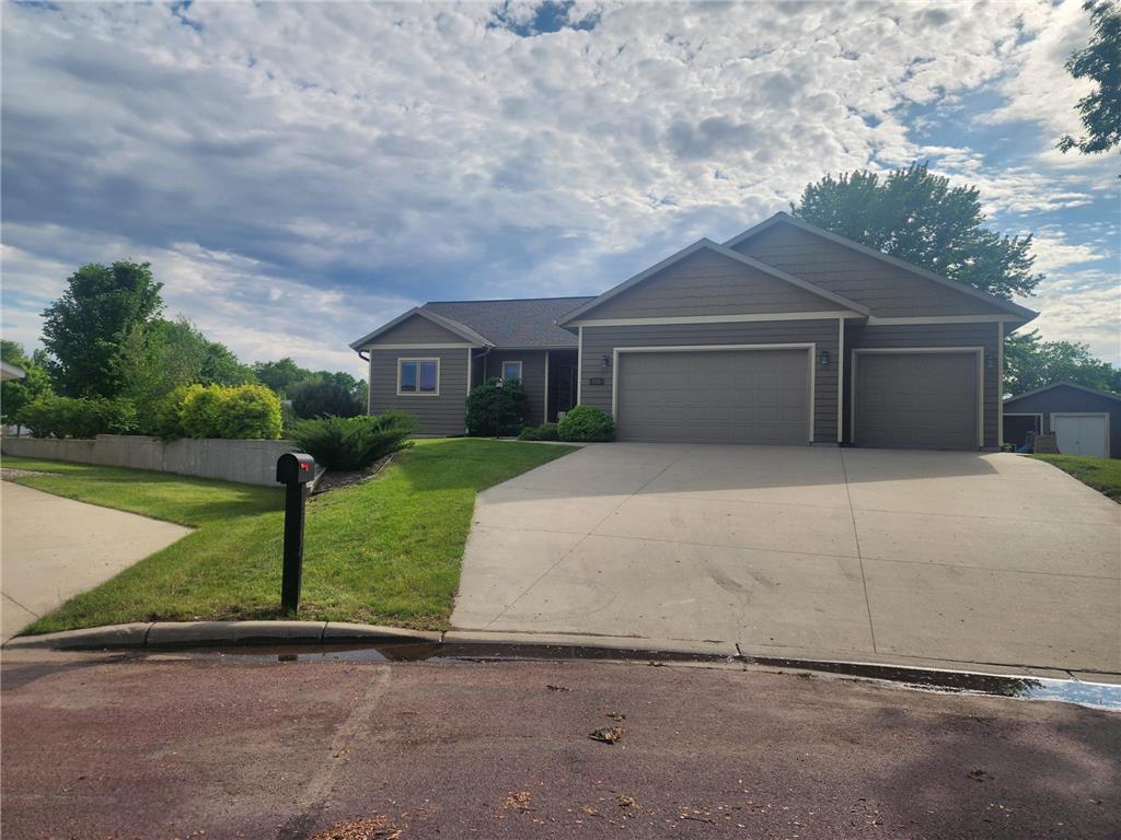 212 Eastwood Drive Redwood Falls MN 56283 7008914 image1