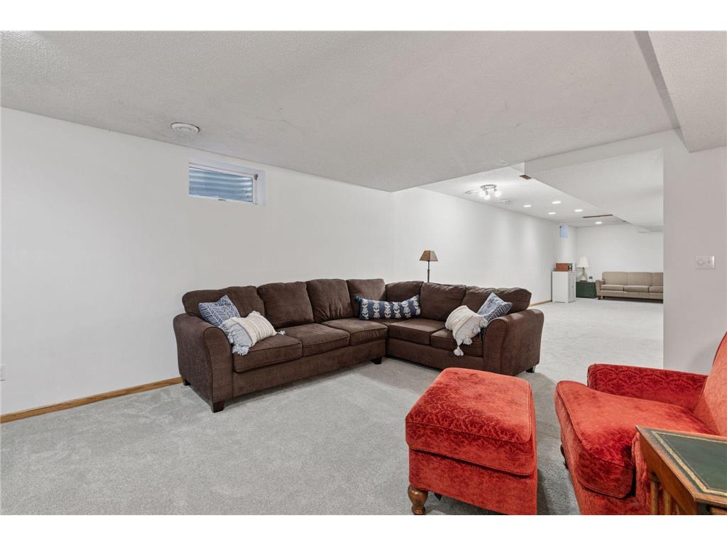 212 Geneva Boulevard Burnsville MN 55306 7012336 image14