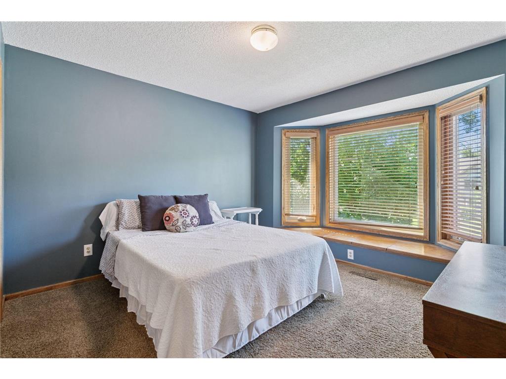 212 Geneva Boulevard Burnsville MN 55306 7012336 image20