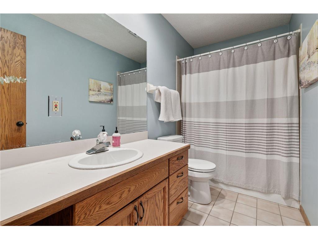 212 Geneva Boulevard Burnsville MN 55306 7012336 image24