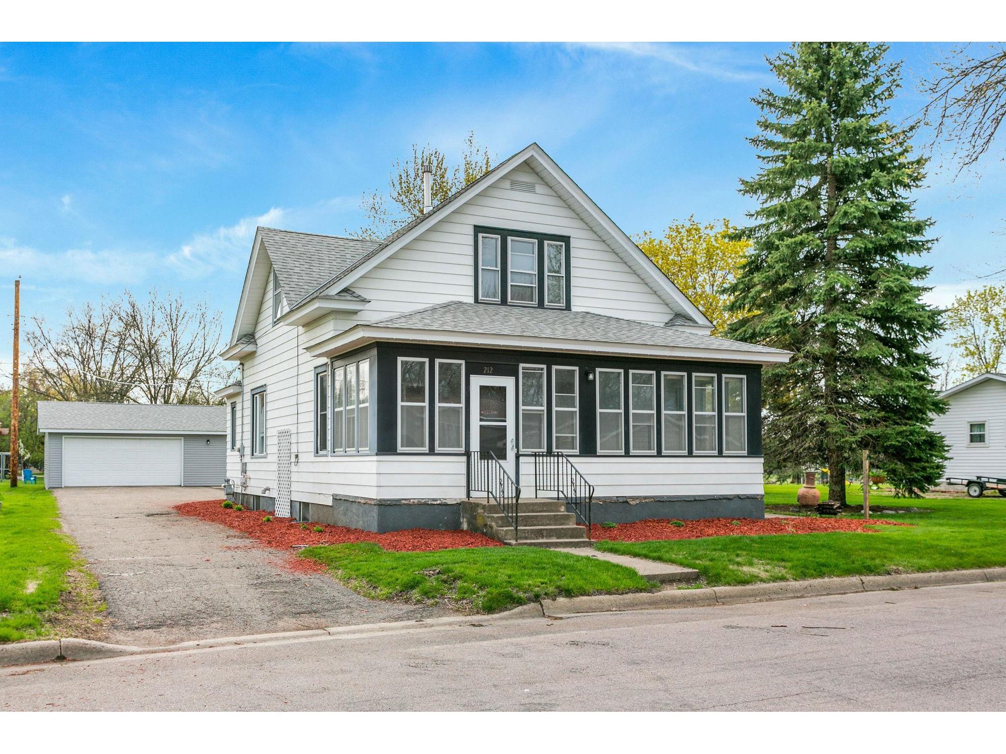 212 Hickory Street S, Lester Prairie, MN, 55354 MLS 7084245 Edina