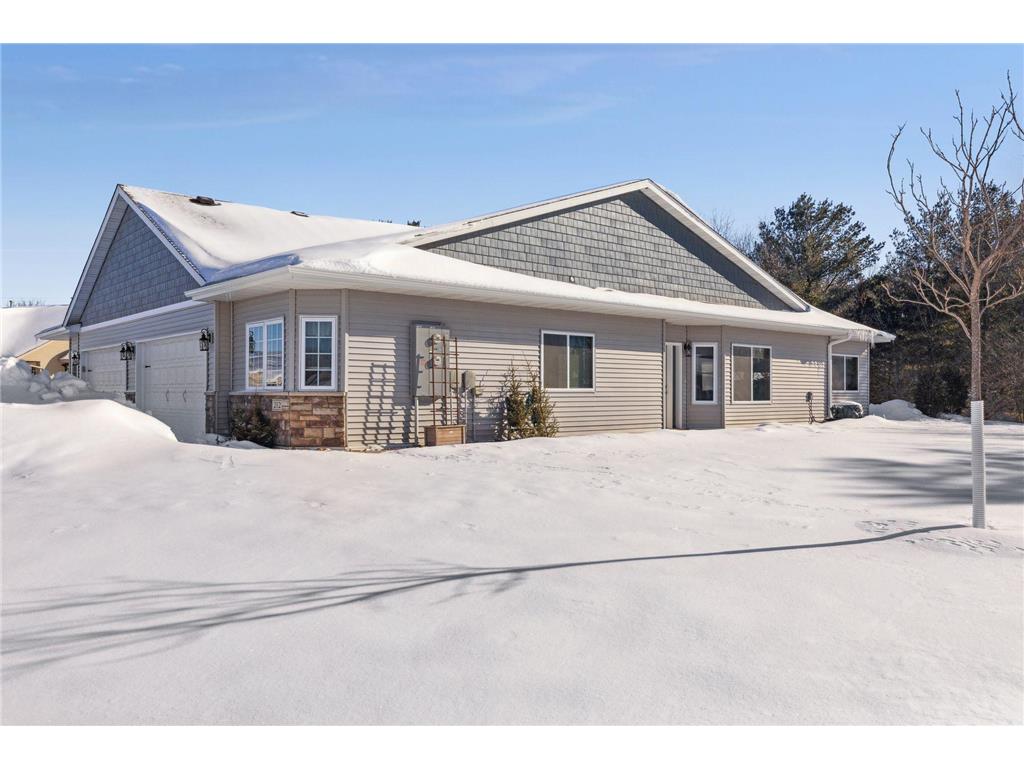 212 Jennifer Rae Junction S, Roberts, WI, 54023 | MLS: 6324443 | Edina ...