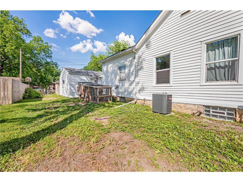212 Main Street E Saint Clair MN 56080 7082322 image11