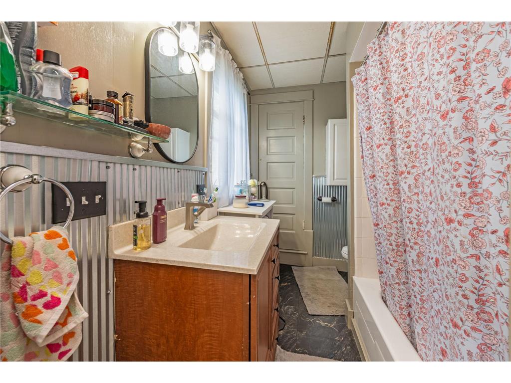 212 Main Street E Saint Clair MN 56080 7082322 image21