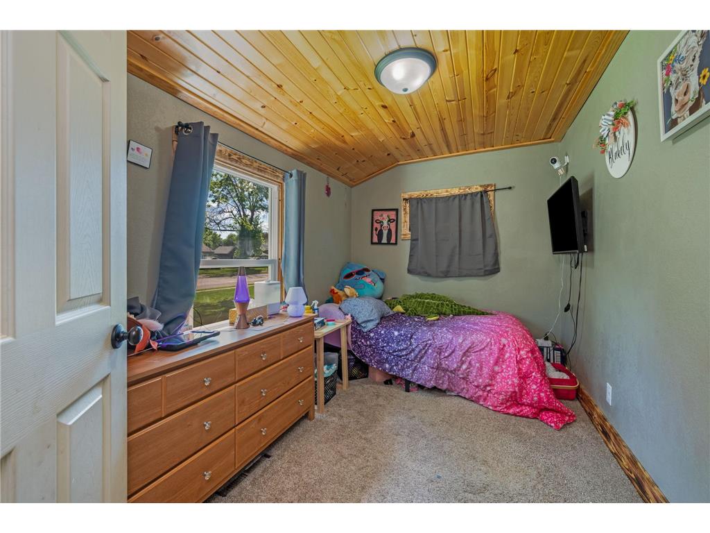 212 Main Street E Saint Clair MN 56080 7082322 image22
