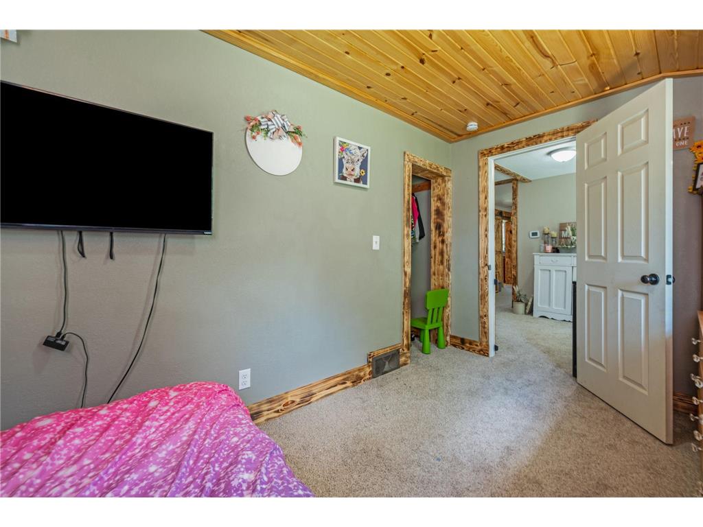 212 Main Street E Saint Clair MN 56080 7082322 image23