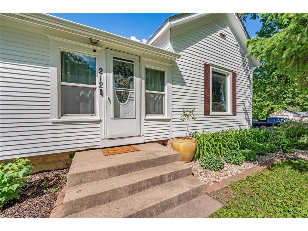 212 Main Street E Saint Clair MN 56080 7082322 image9