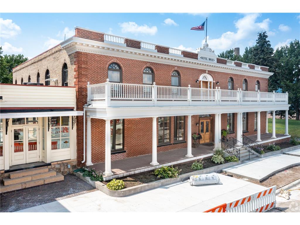 212 Main Street W, New Prague, MN 56071 MLS 6342514 Edina Realty