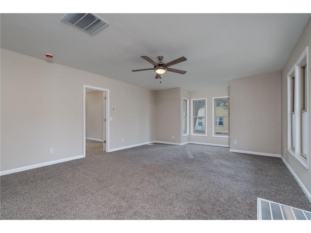 212 N Murphy Street Lake Crystal MN 56055 6802365 image10