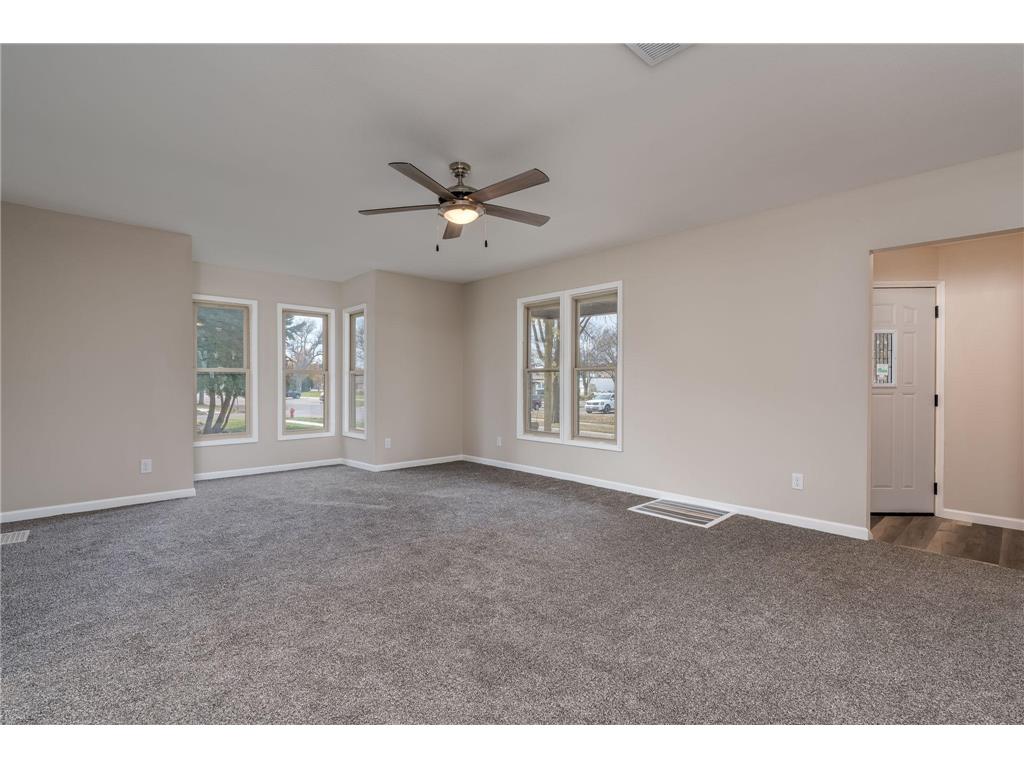 212 N Murphy Street Lake Crystal MN 56055 6802365 image11