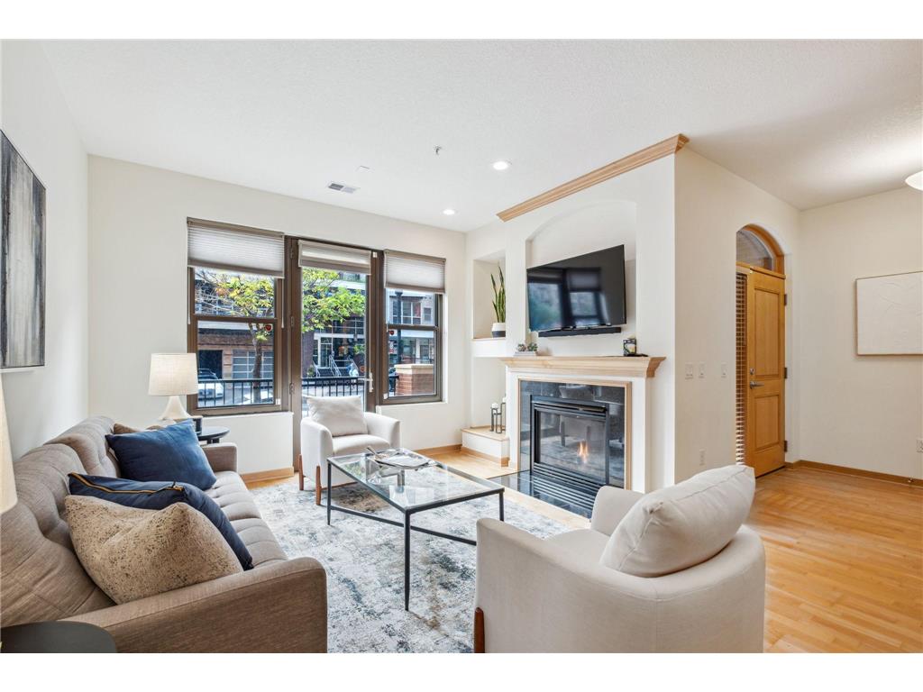 212 Portland Avenue Minneapolis MN 55401 6438867 image1