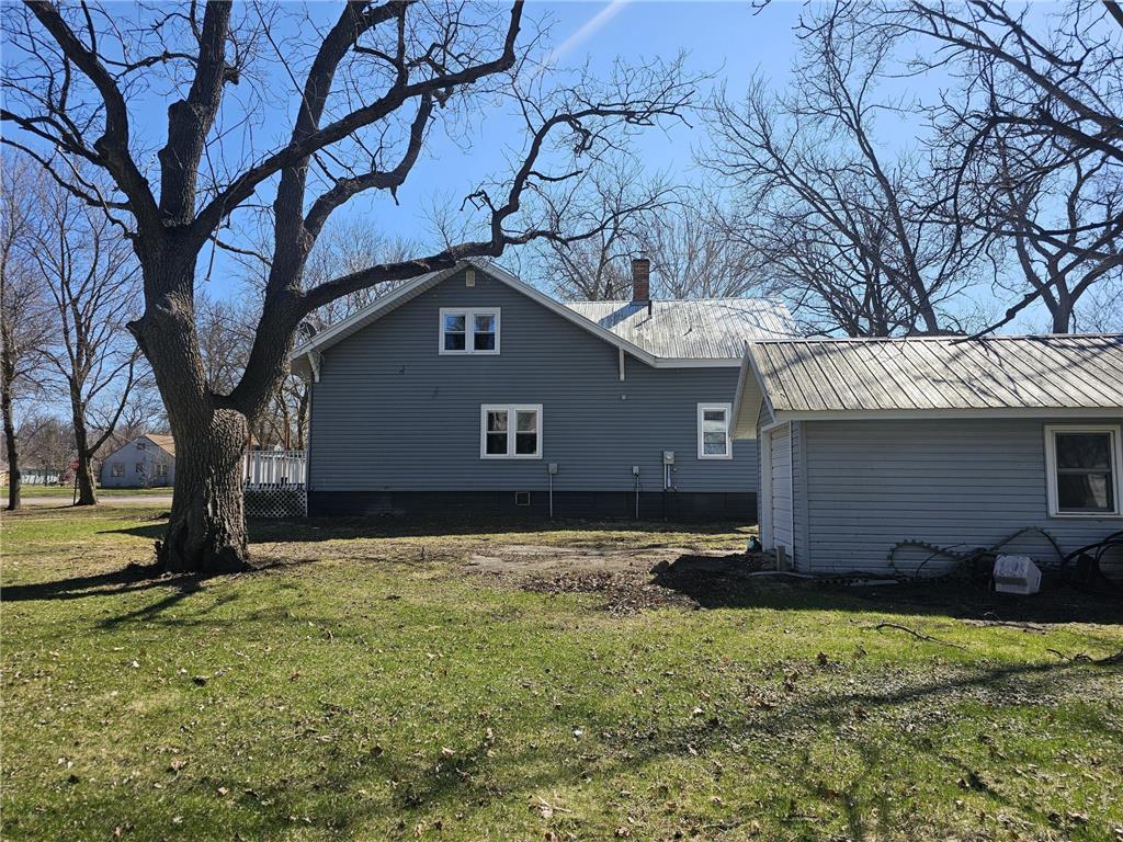 212 S Center Street Ceylon MN 56121 7049911 image10