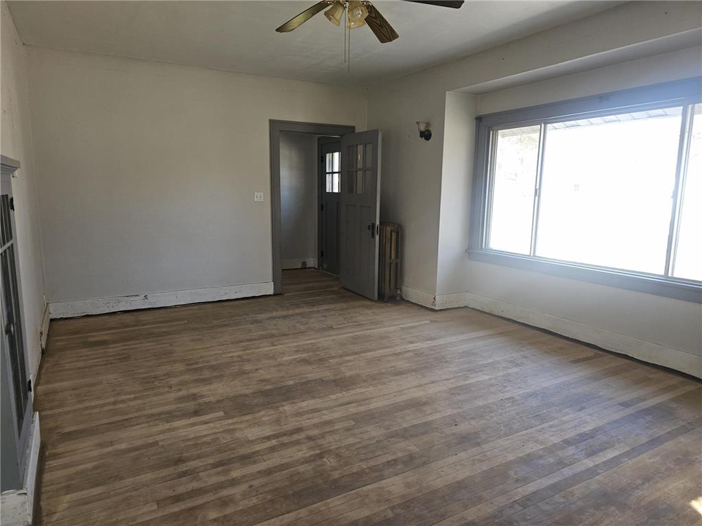 212 S Center Street Ceylon MN 56121 7049911 image13